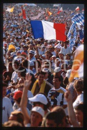 35mm vintage slide* 1997 PARIS - people at the mass of POPE JOHN PAUL II (3)