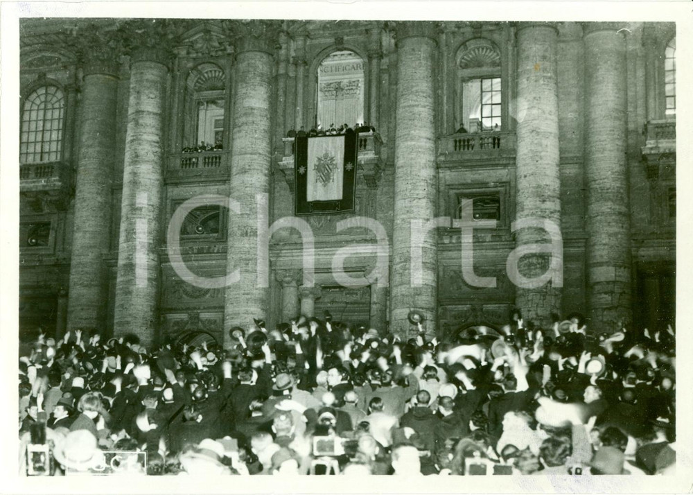 Fotografia d epoca originale 1939 ROMA Papa PIO XII benedice folla da SAN PIETRO Fotografia 1