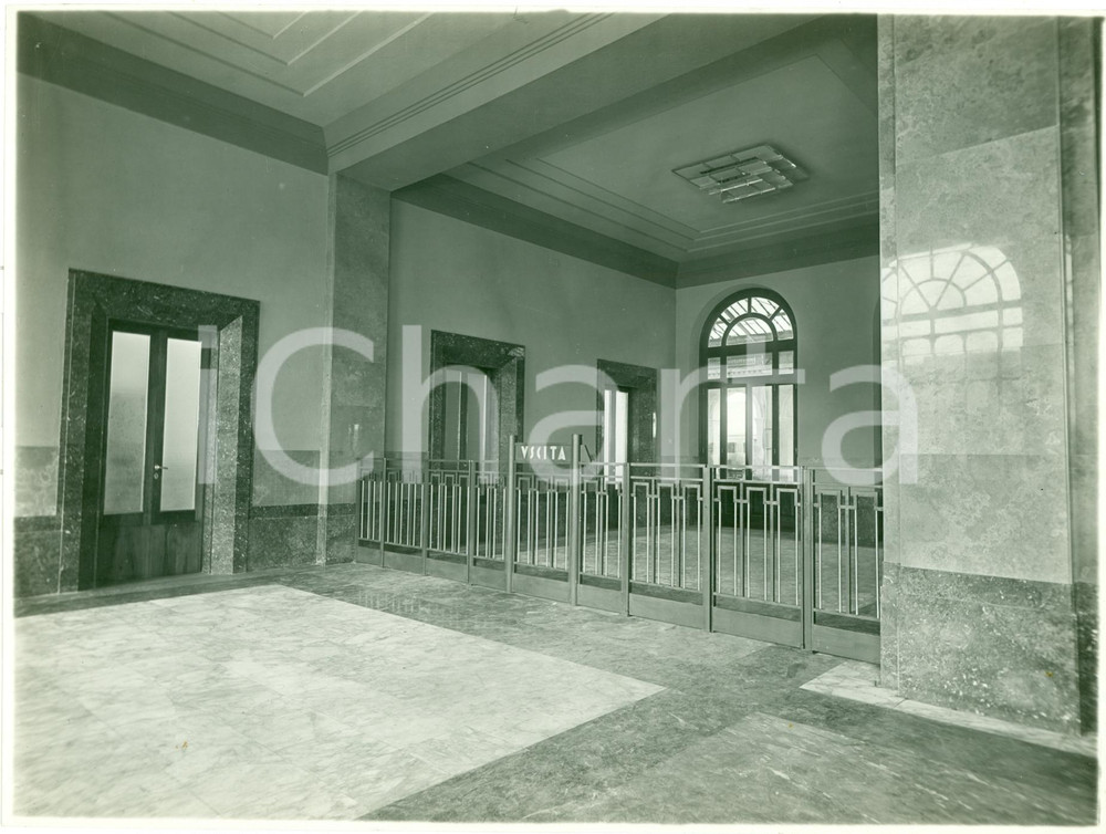 Fotografia d epoca originale 1934 BARI Sistemazione servizio viaggiatori alla STAZIONE Fotografia 1