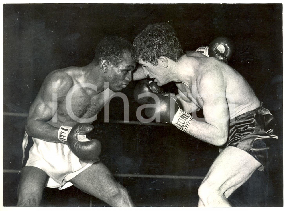 1958 MILANO - BOXE Mario VECCHIATTO batte Orlando ZULUETA ai punti *Foto 18x13