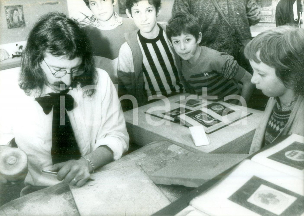 Fotografia d epoca originale 1986 MULHOUSE F Incisore al lavoro alle JournÃ©es d Octobre Fotografia 1