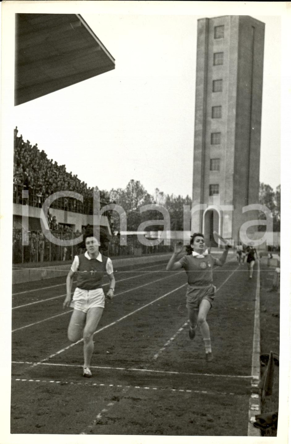 Fotografia d'epoca originale 1941 TORINO Atletica FILOTECNICA MILANO vince staffetta 1