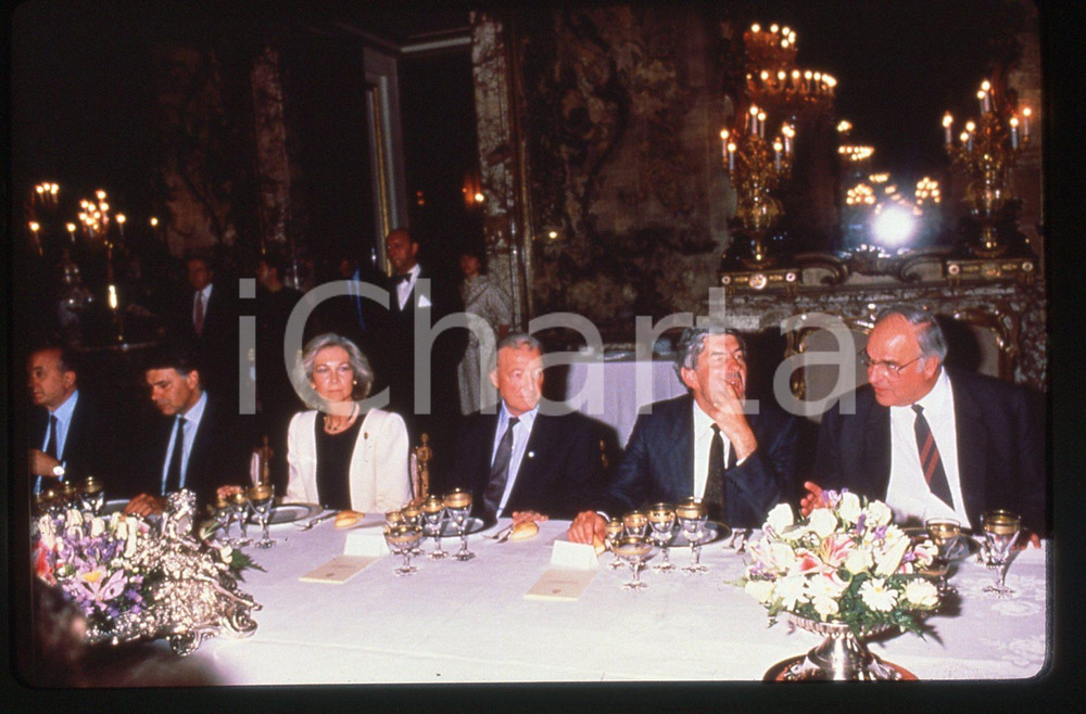 35mm vintage slide* 1989 MADRID Helmut KOHL Ciriaco DE MITA al Consiglio CEE (1)