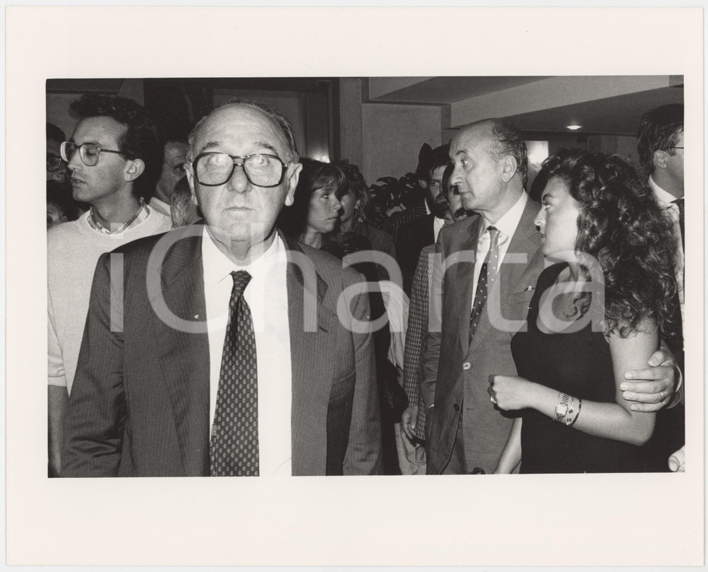 Fotografia d epoca originale 1985 ca RAI Giuseppe ROSSINI Antonia e Ciriaco DE MITA Foto 25x20 cm 1