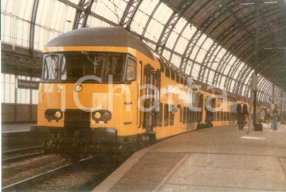 Fotografia d epoca originale 1985 AMSTERDAM OLANDA Ferrovie Nederlandse Spoorwegen Locomotiva in stazione 1