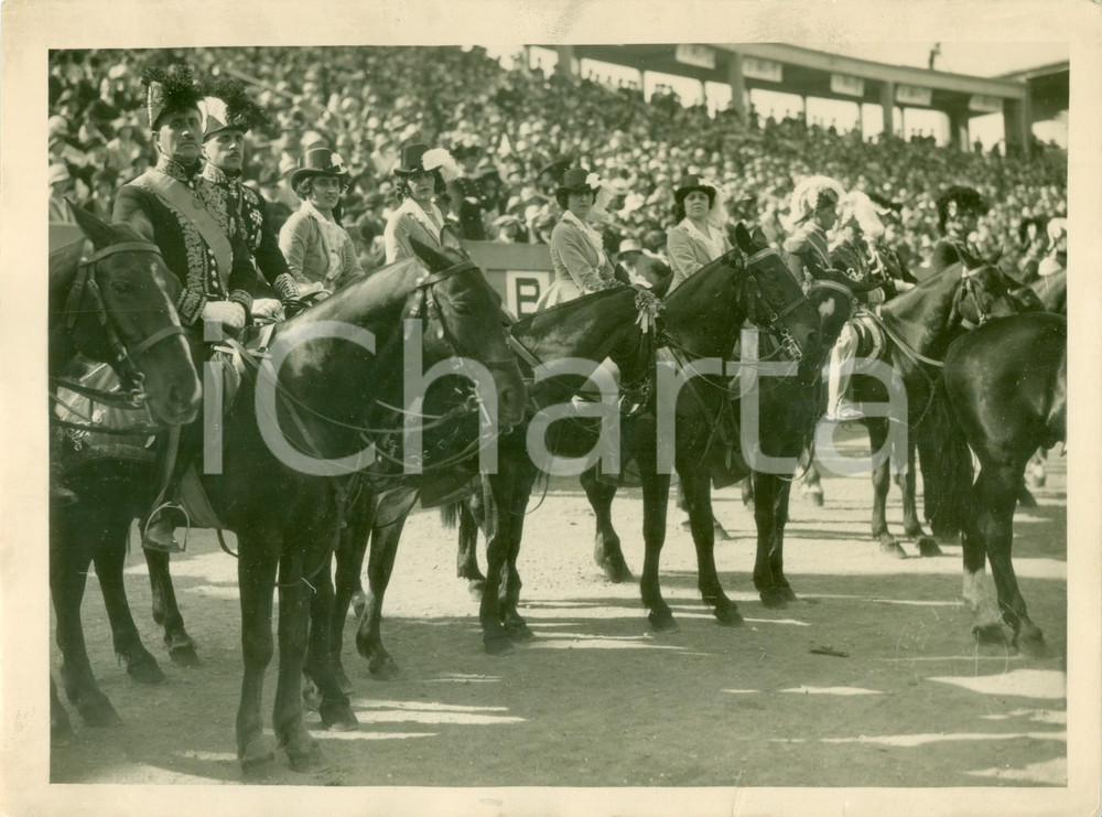 Fotografia d epoca originale 1936 TORINO Dame e cavalieri al Carosello StoricoMilitare Fotografia 1