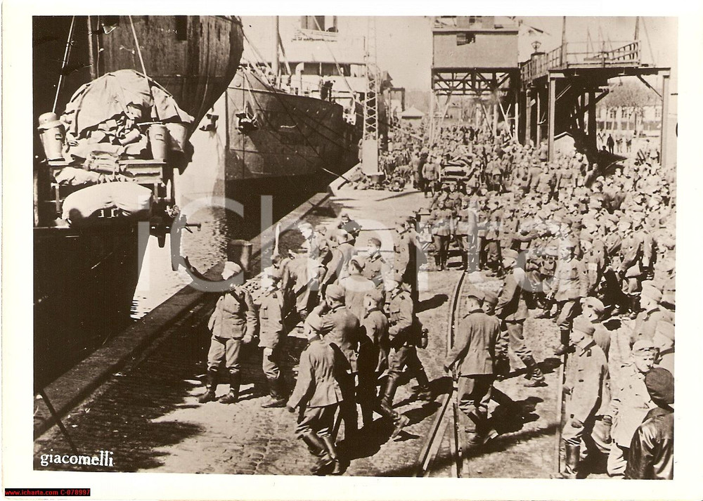 Fotografia d epoca originale 1940 WW2 OSLO Arrivo dei rinforzi al porto REAL PHOTO 1