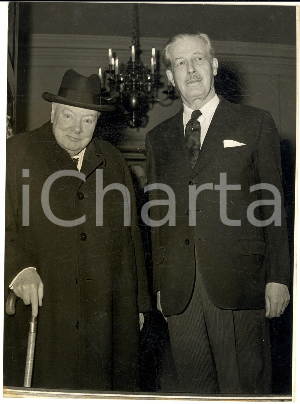 1961 LONDON Sir Winston CHURCHILL lunches with Harold MACMILLAN - Photo 15x20