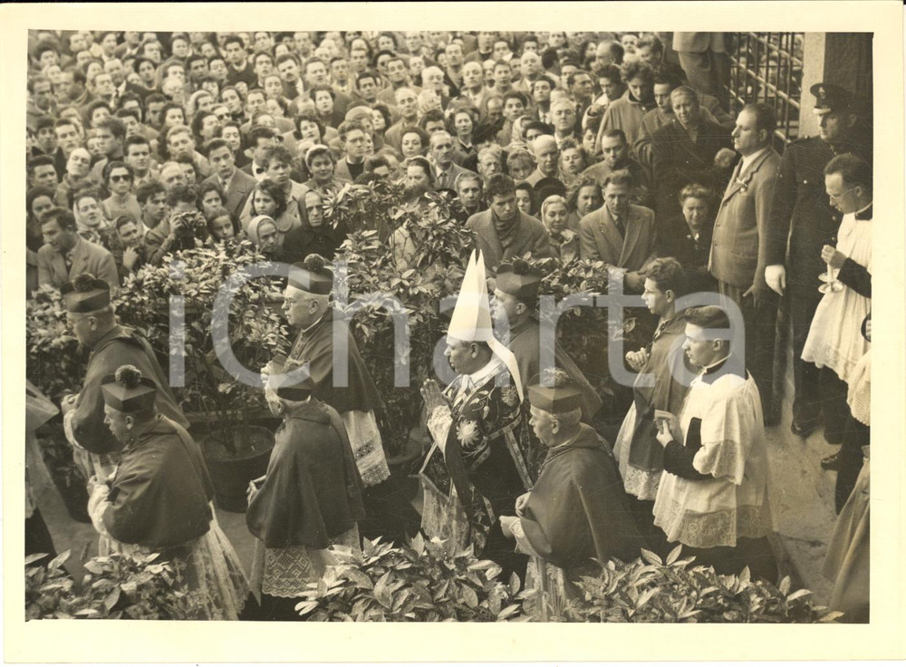 1953 RIVOLTA DI TRIESTE Funerali delle vittime - Il vescovo *Foto 18x13 cm