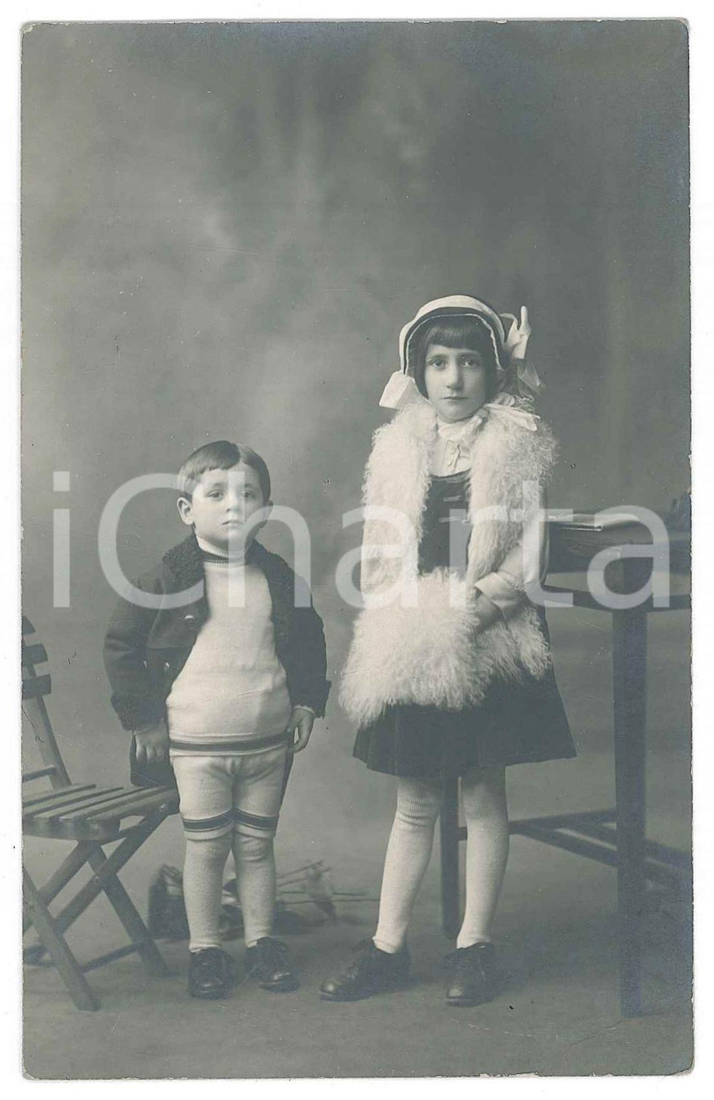 Fotografia d epoca originale 1930 ca MILANO Ritratto di due fratelli  Bambina con manicotto Foto L. TOLLINI 1