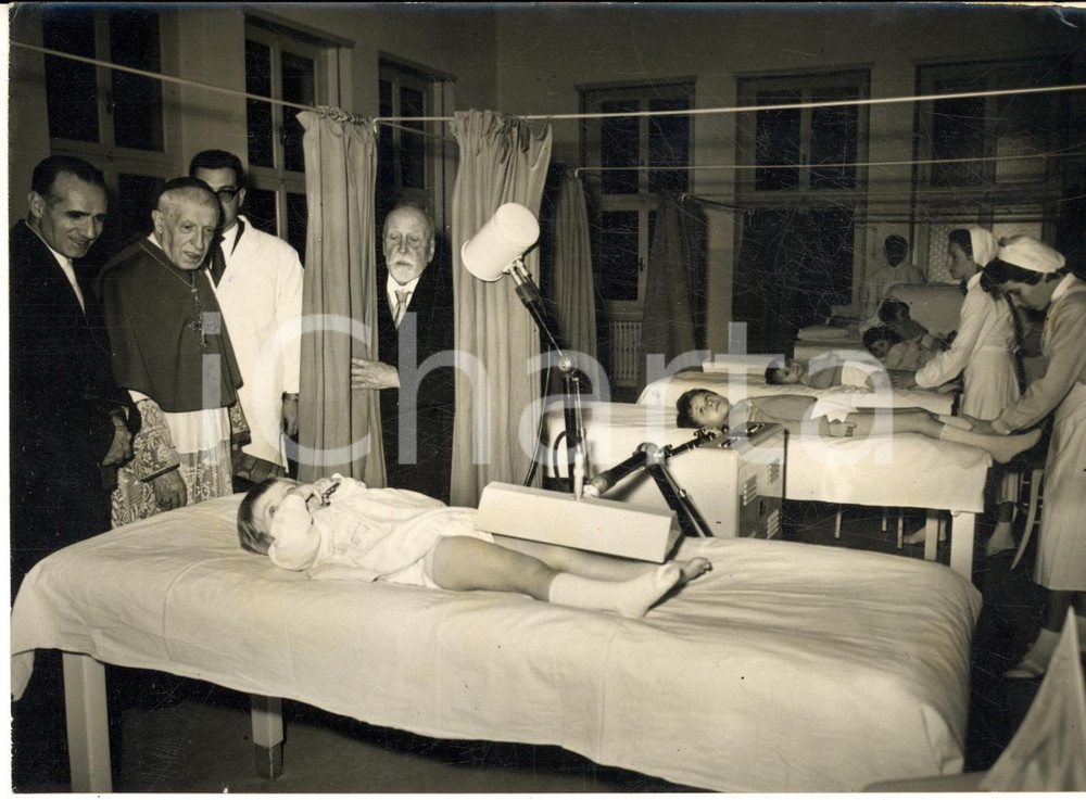1959 TORINO Ospedale MARIA ADELAIDE Card. Maurilio FOSSATI visita poliomielitici