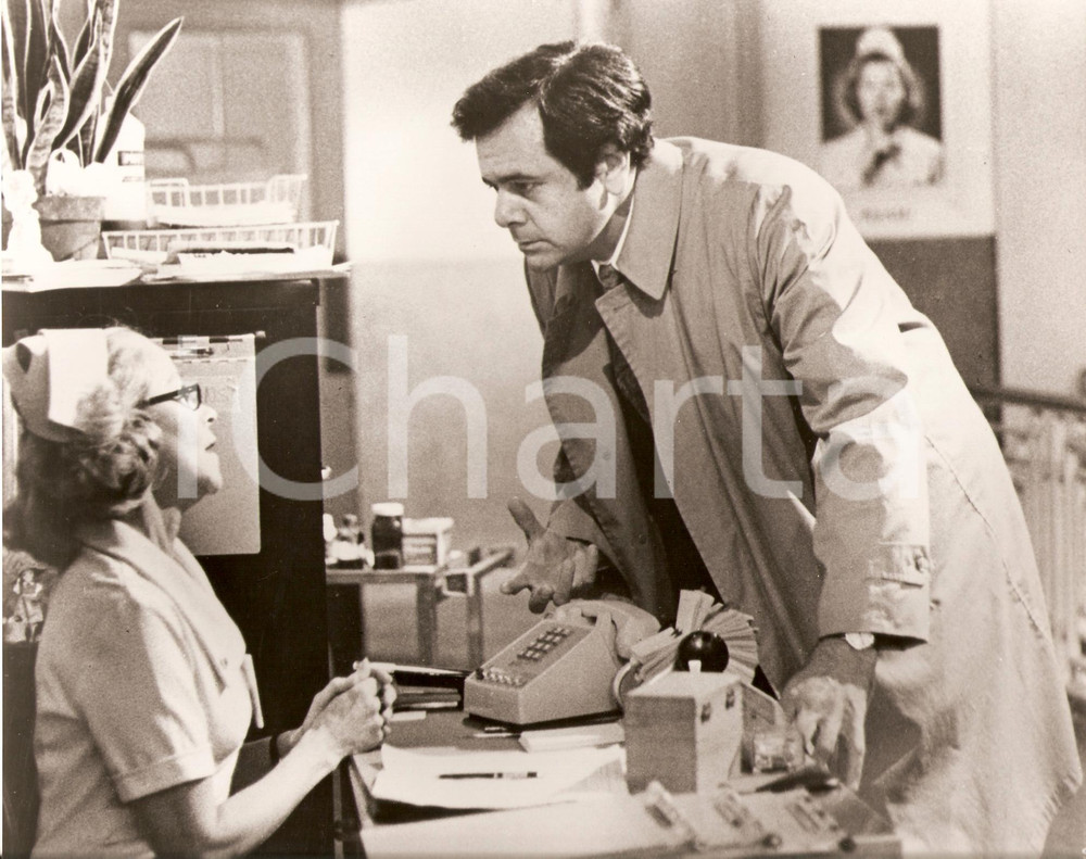 Fotografia d epoca originale 1978 SLOW DANCING IN THE BIG CITY Paul SORVINO parla con infermiera Foto scena 1