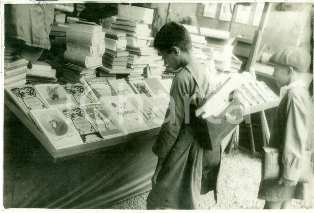 Fotografia d epoca originale 1930 ca ROMA Bambini a Fiera Libro per l Infanzia YAMBO VALLECCHI Fotografia 1