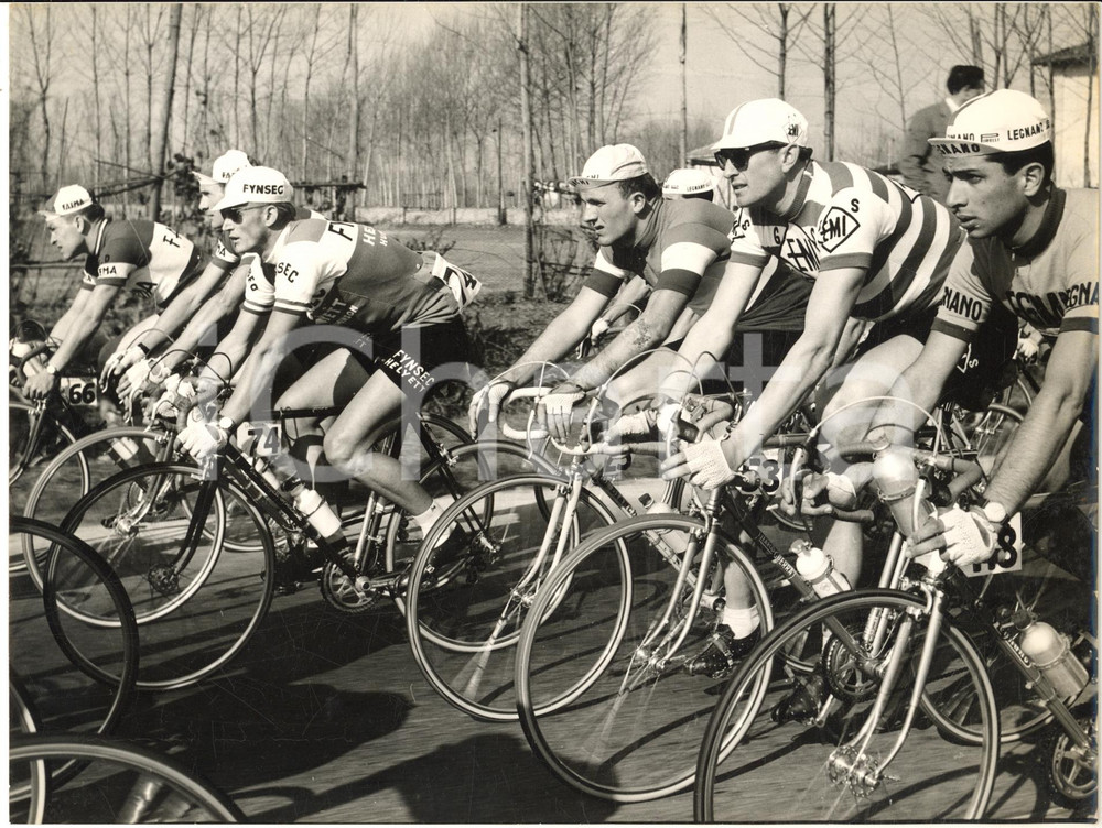 1960 CICLISMO MILANO-SANREMO Franco RONCHI con il gruppo *Foto 24x18 cm