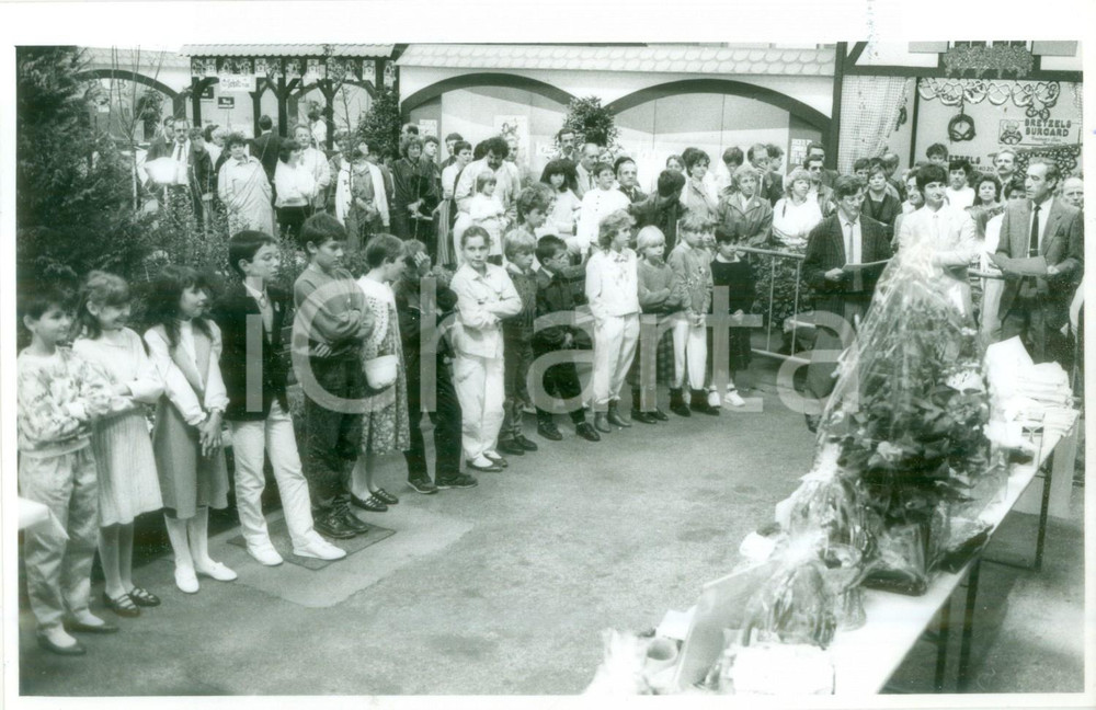 Fotografia d epoca originale 1988 MULHOUSE F Bambini in visita alle JournÃ©es d Octobre Fotografia 1