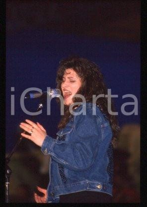 35mm vintage slide* 1990 MILAN Neapolitan singer of "FAVOLANDO" Rosè CRISCI (8)