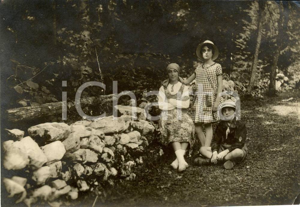 Fotografia d epoca originale 1930 ca VAL BREMBANA BG Bambini montanari e Balilla nei loro costumi Foto 1