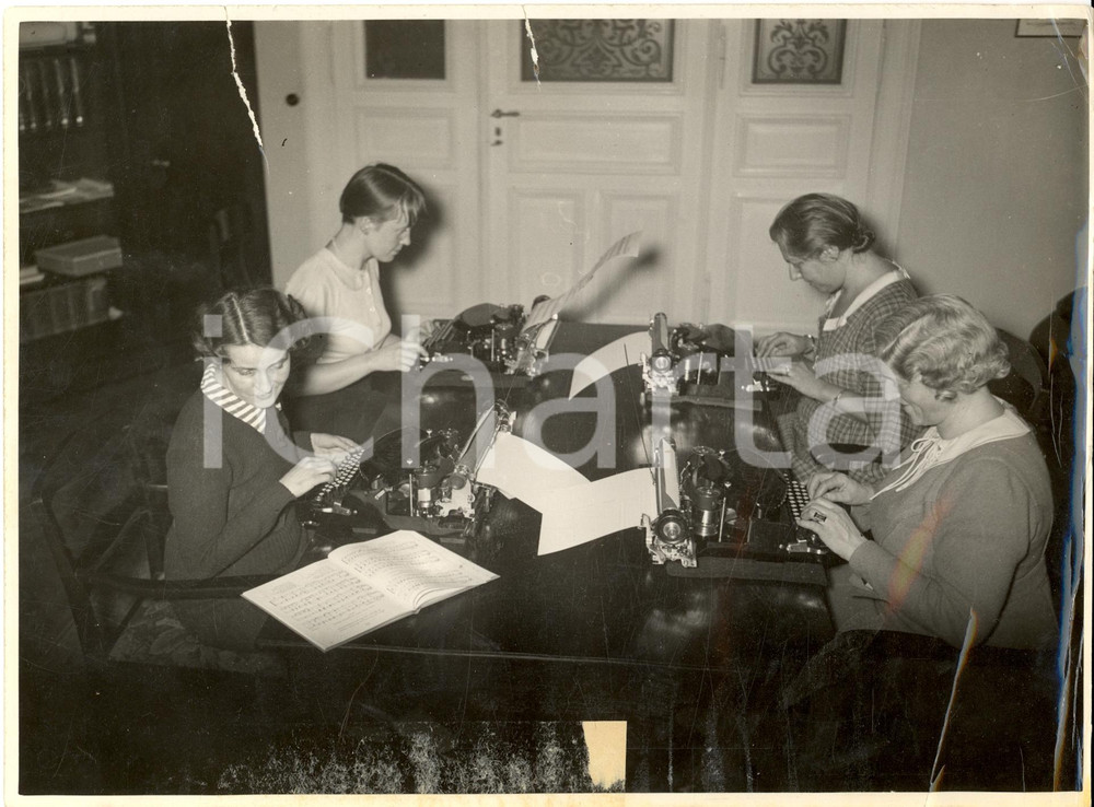 Fotografia d'epoca originale 1937 BERLIN Giovani dattilografe trascrivono spartiti *Fotografia DANNEGGIATA 1