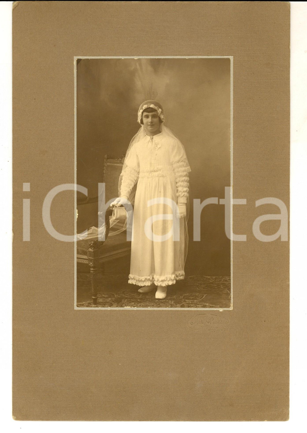 Fotografia d epoca originale 1930 ca MILANO Bambina alla Prima Comunione Foto Italo PACCHIONI 16x24 1