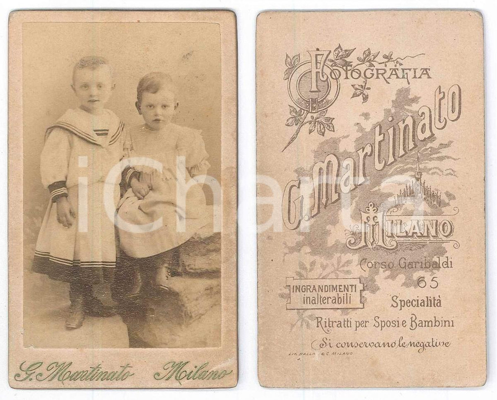 1880 ca MILANO Ritratto di due bambini - Foto G. MARTINATO CDV Fotografia originale d'epoca, su cartoncino rigido.FOTOGRAFO: G. Martinato - Milano, corso Garibaldi 65 GOOD/buono  Formato: 6x10 cm originale e autentica 1