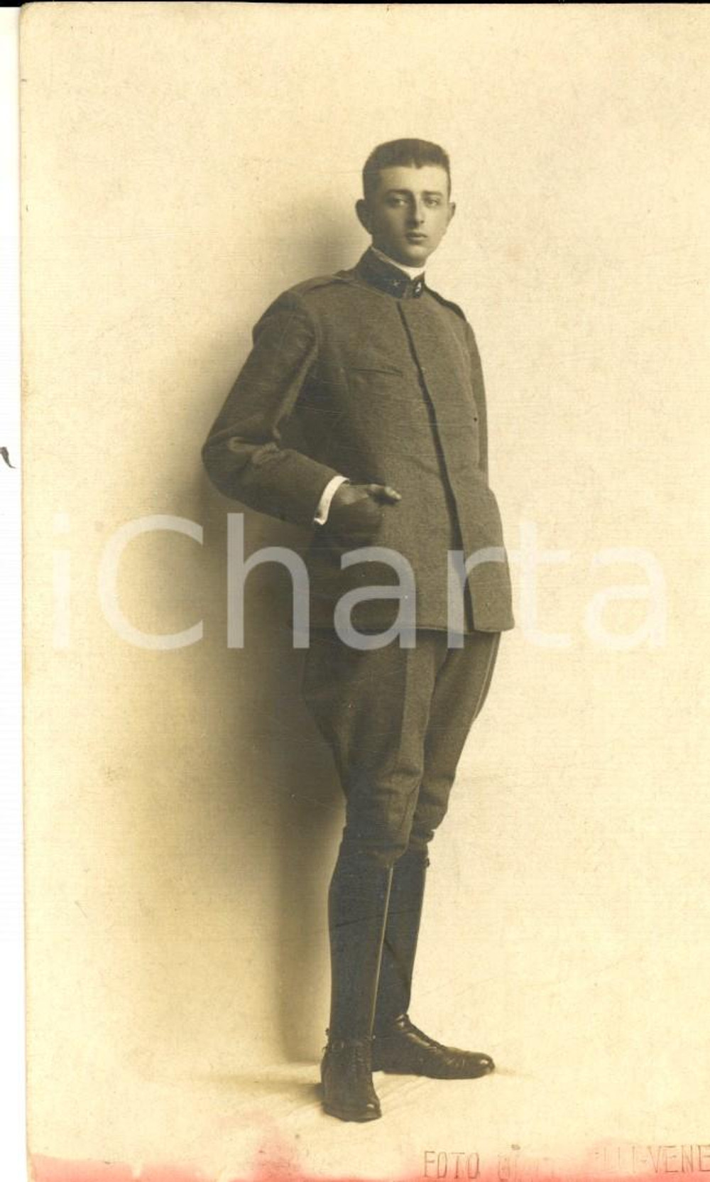 Fotografia d epoca originale 1915 ca WW1 VENEZIA Ritratto di giovane ufficiale Foto cartolina GIACOMELLI 1