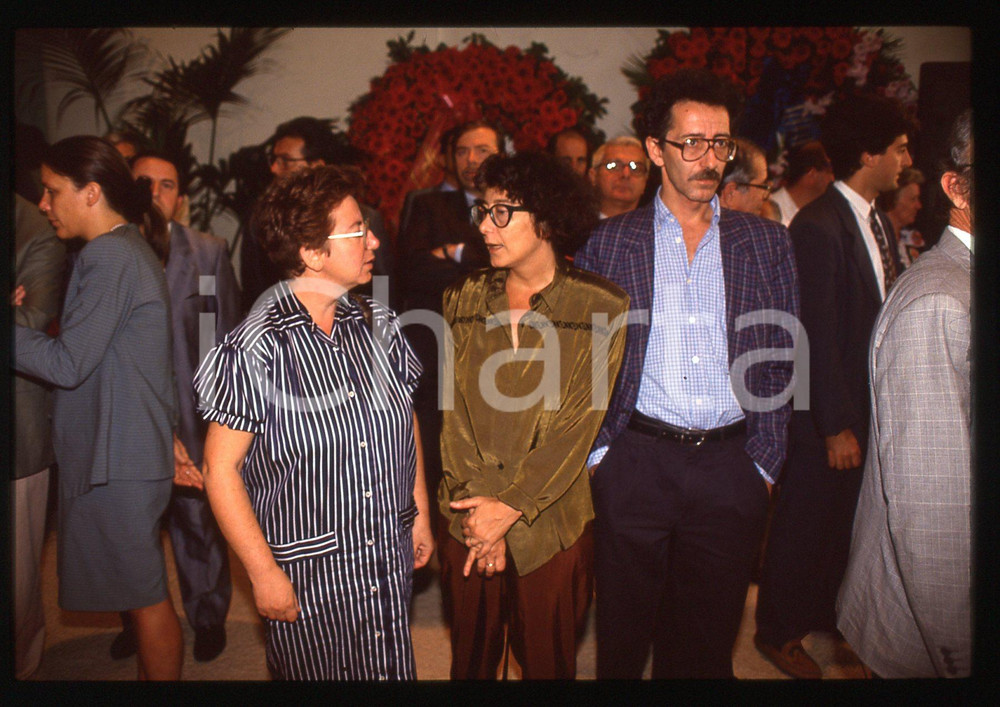 35mm vintage slide* 1990 ROMA Giovanna e Gaspara PAJETTA al funerale del padre 3