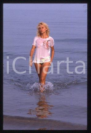 35mm vintage slide* 1985 ca ITALIA Rossella GARDINI in costume da bagno (40)