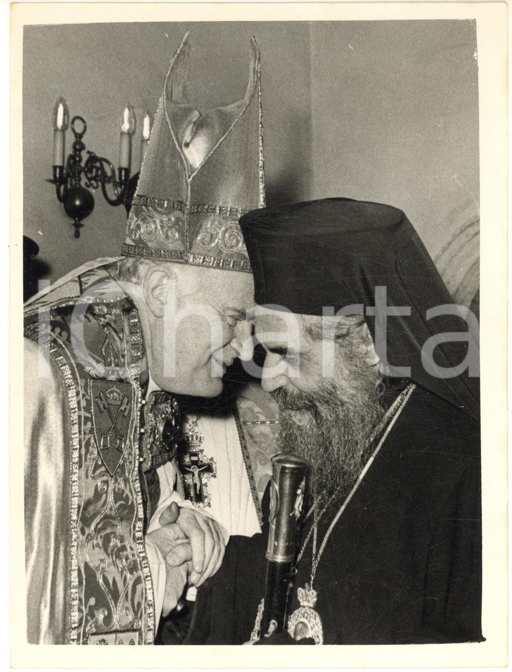 1961 LONDON Archbishop Michael RAMSEY welcomes Patriarch Benediktos PAPADOPOULOS