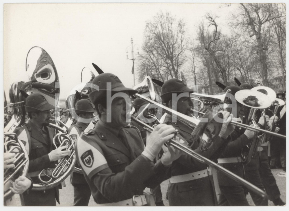 Fotografia d epoca originale 1976 PADOVA Adunata Nazionale ALPINI Fanfara degli Alpini  Foto 17x13 cm 1