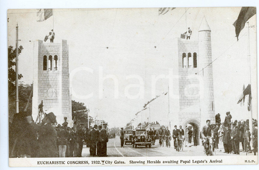 1932 DUBLIN Eucharistic Congress - Heralds awaiting Papal Legate - Postcard  Cartolina postale d'epoca, non viaggiata. FAIR/discreto Lievi smussature agli angoli Formato: FP originale e autentica 1