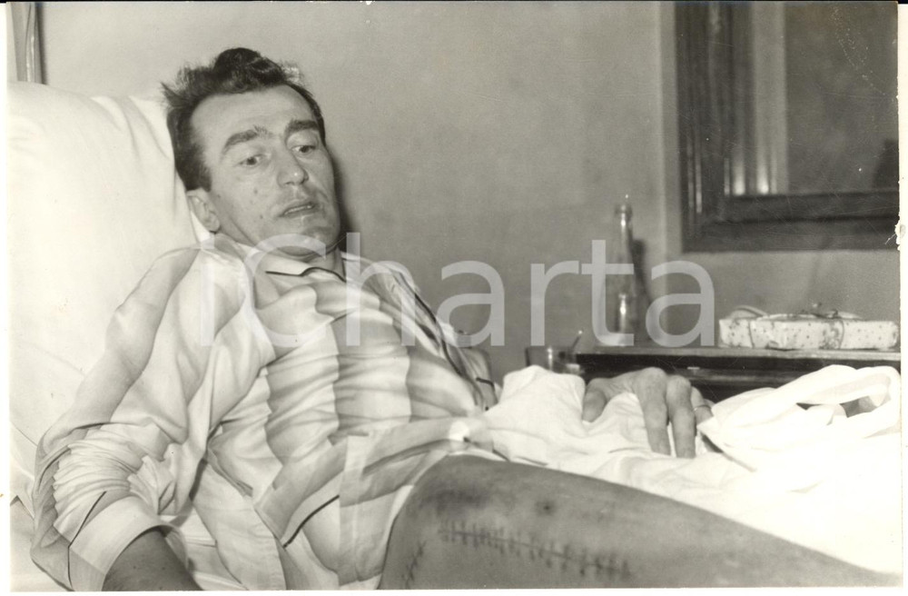 1962 PARIS Louison BOBET après son opération du col de fémur - Photo 18x12 cm