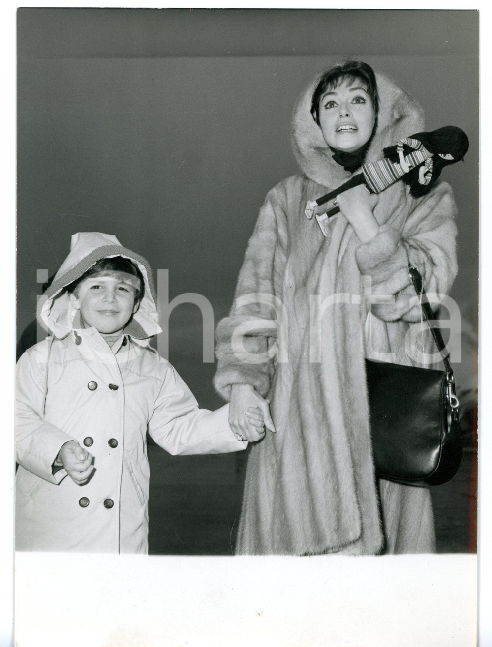 1959 LONDON Attrice Anna Maria PIERANGELI con il figlio Perry FARINOLA - Foto