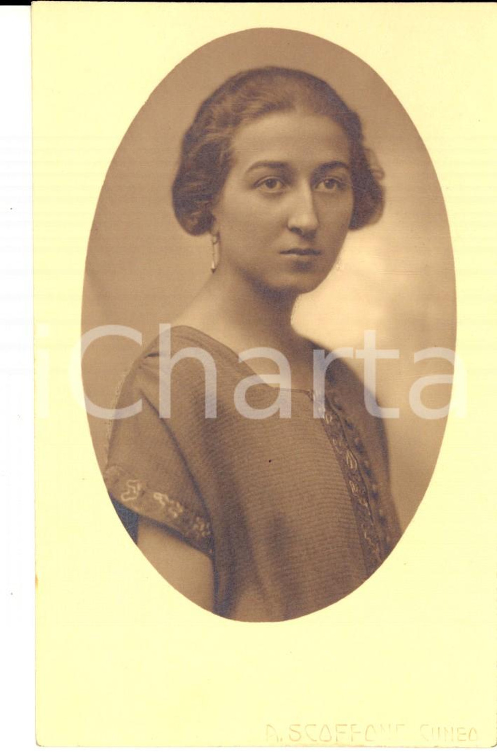 Fotografia d epoca originale 1930 ca CUNEO Ritratto di giovane donna Foto cartolina Adriano SCOFFONE 1