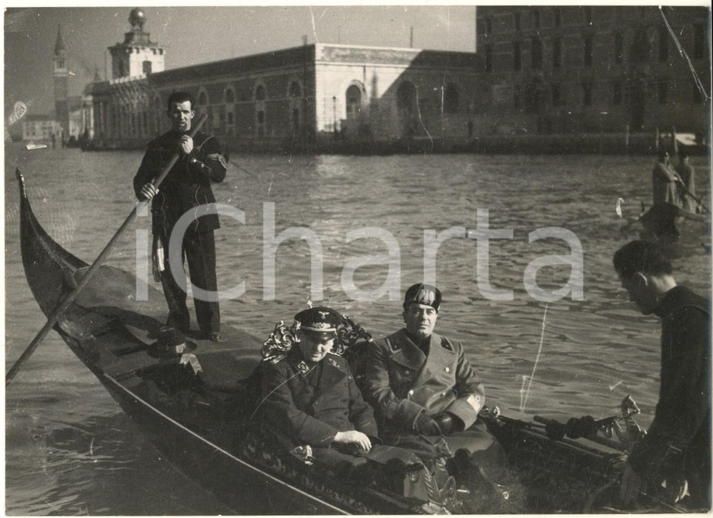 Fotografia d epoca originale 1938 VENEZIA Friedrich Ludwig Herbert Alpers e gen. Augusto Agostini in gondola 1