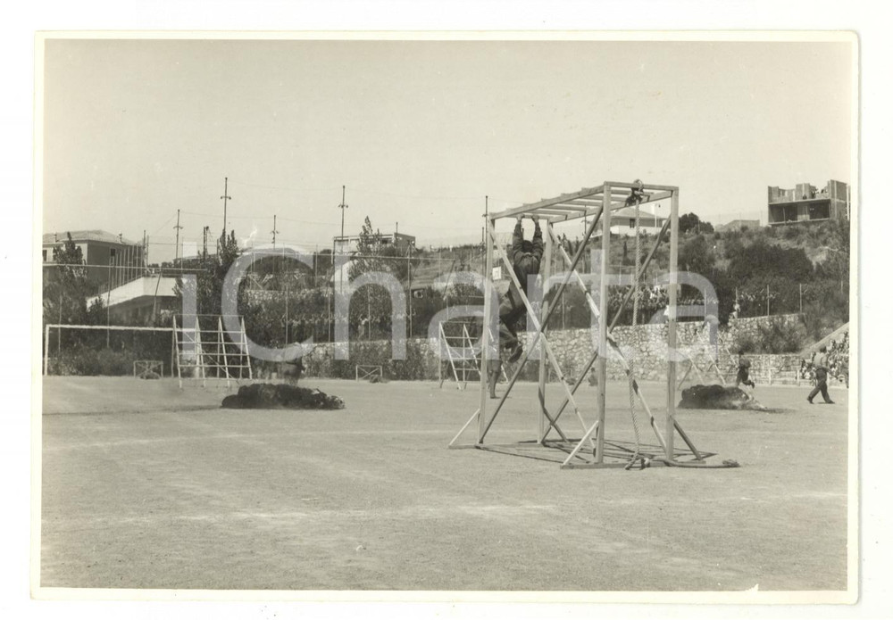 Fotografia d epoca originale 1960 ca LISBOA Policia de SeguranÃ§a PÃºblica  Dimostrazione con ostacoli Foto 1