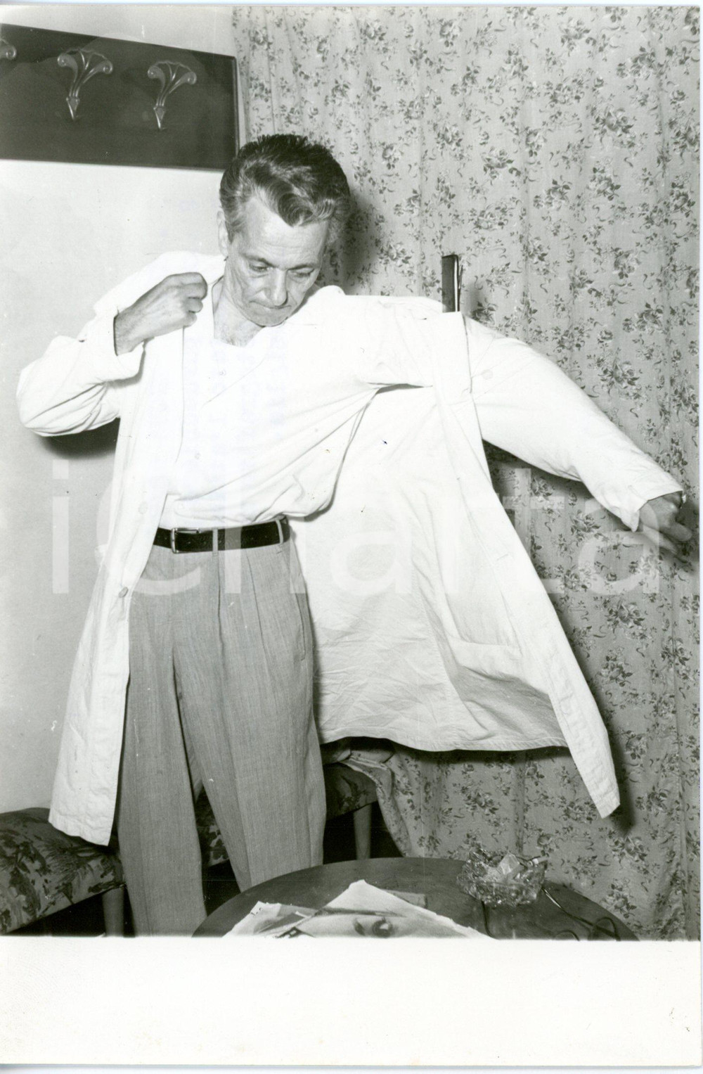 1959 GENOVA Parrucchiere Giuseppe SALAMIDA dopo la denuncia a Sophia LOREN *Foto