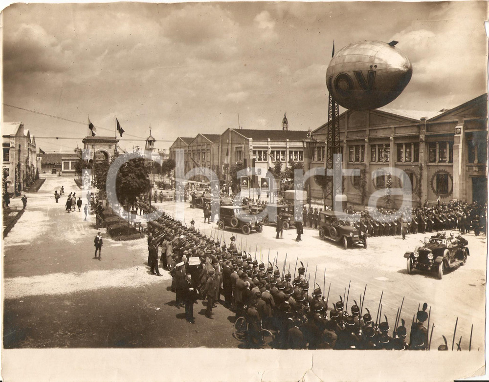 Fotografia d'epoca originale 1930 Fiera di PADOVA Omaggio truppe al duca di Bergamo 1
