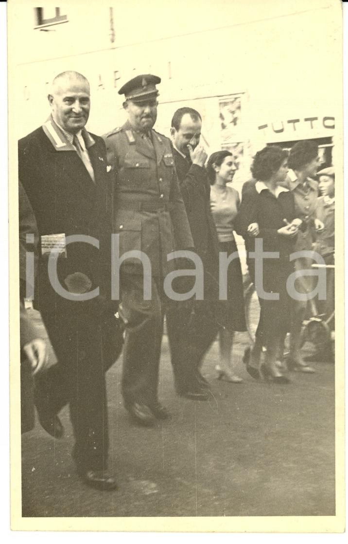 Fotografia d epoca originale 1952 MOLA DI GAETA LT GRANATIERI DI SARDEGNA Gen. Carlo MELOTTI alla cerimonia 1