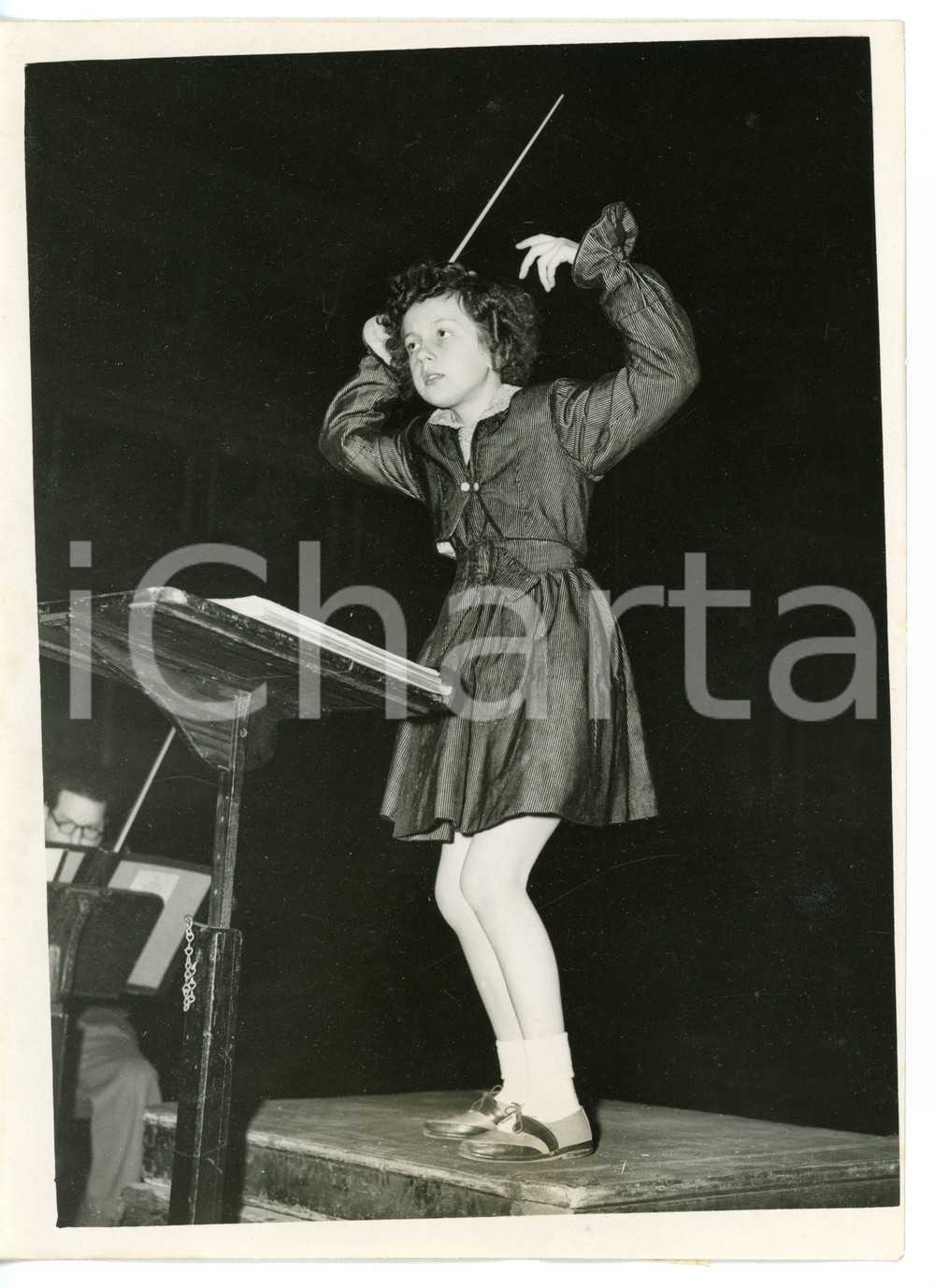1953 LONDON Child prodigy Giannella DE MARCO conducting Philharmonic Orchestra