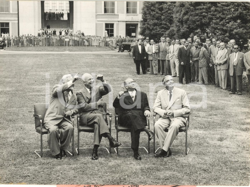 1954 Conferenza GINEVRA - BULGANIN, FAURE, EISENHOWER ed EDEN nel parco *Foto