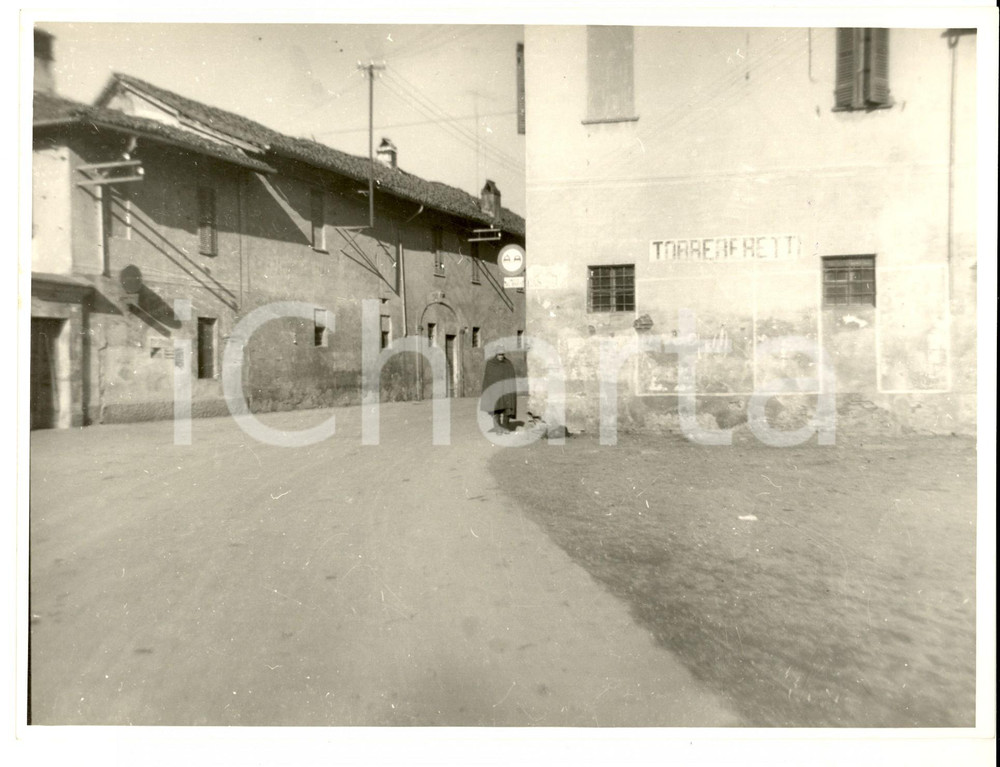 Fotografia d epoca originale 1960 ca TORRE BERETTI PV Ingresso del paese Fotografia artistica 24x18 1