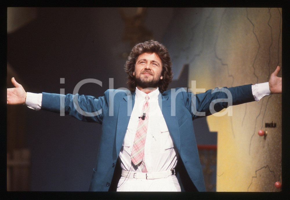 35mm vintage slide* 1984 "TE LO DO IO IL BRASILE" Beppe GRILLO in scena (9)
