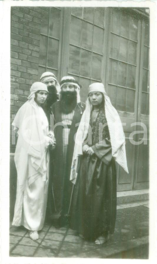 Fotografia d epoca originale 1937 FRANCE Spettacolo SON REGARD Attrici in costume da beduini Foto cm 6 x 11 1