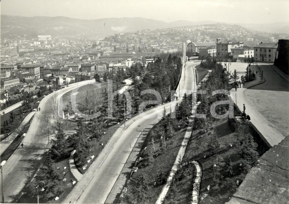 Cartolina originale da collezione 1950 ca TRIESTE Veduta del Parco delle RIMEMBRANZE Cartolina FG NV 1