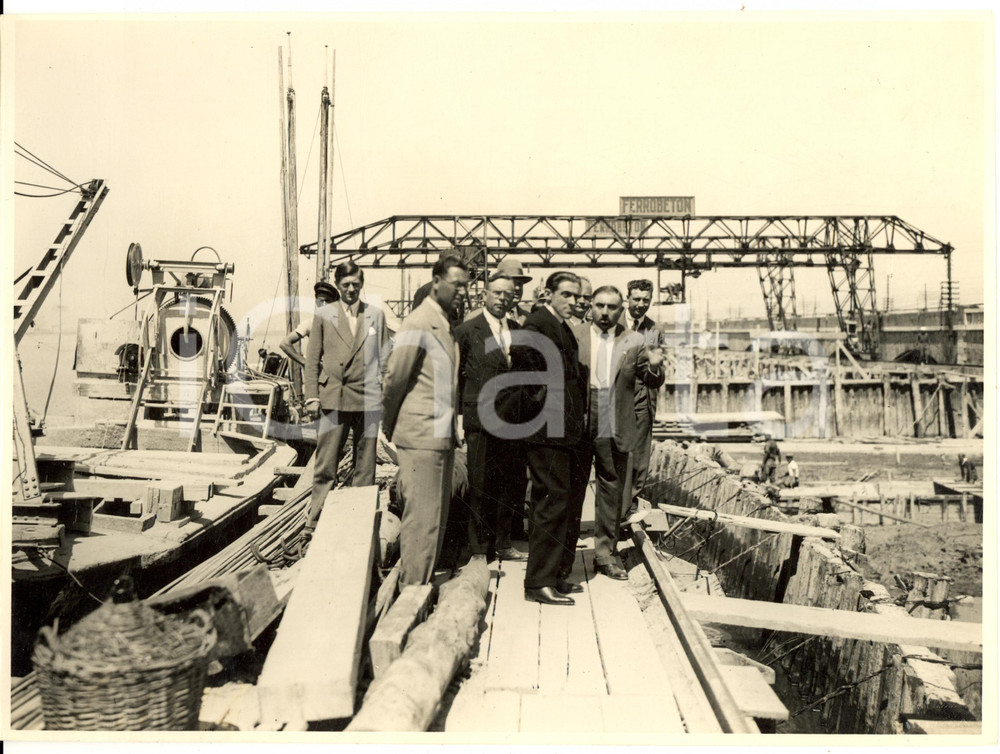 Fotografia d epoca originale 1932 VENEZIA Araldo DI CROLLALANZA visita cantiere ponte MESTRE FERROBETON Foto 1