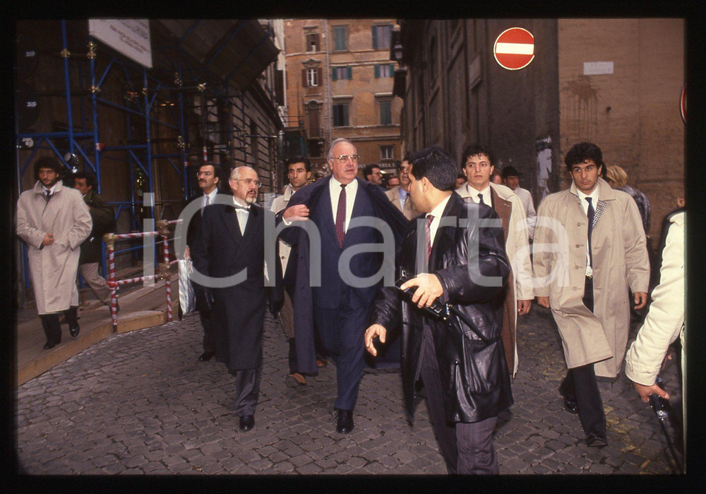 35mm vintage slide* 1990 ROMA Helmut KOHL passeggiata cancelliere tedesco CDU 1
