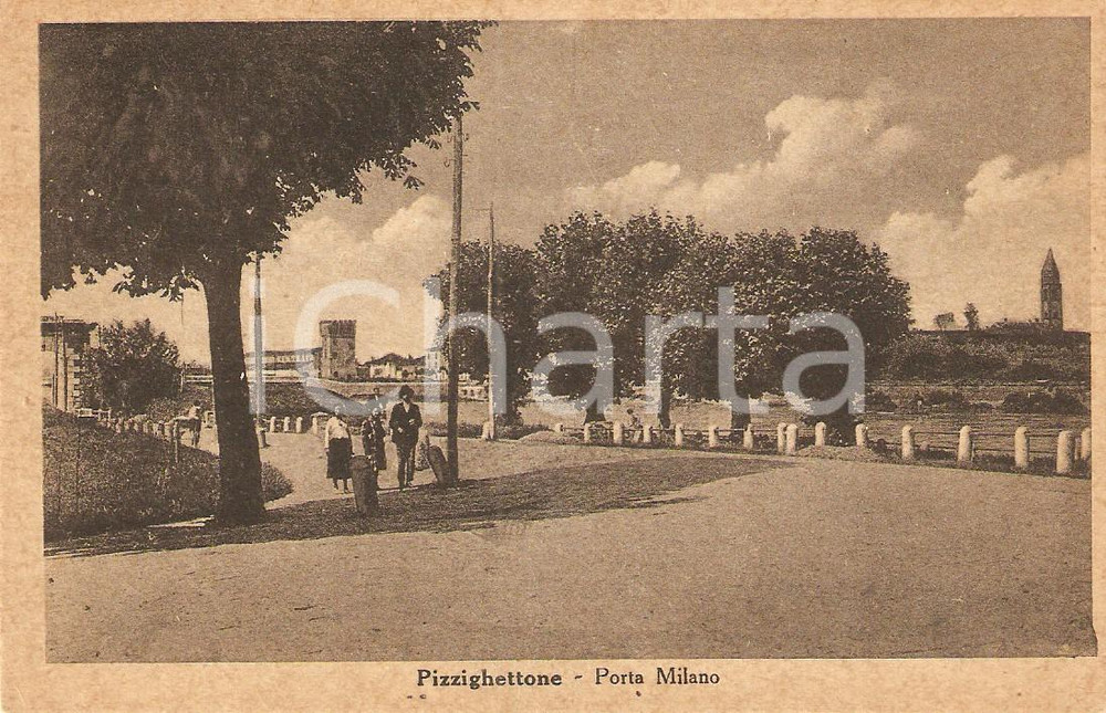 Cartolina originale da collezione 1925 PIZZIGHETTONE (CR) Veduta di Porta MILANO *Cartolina ANIMATA FP NV 1