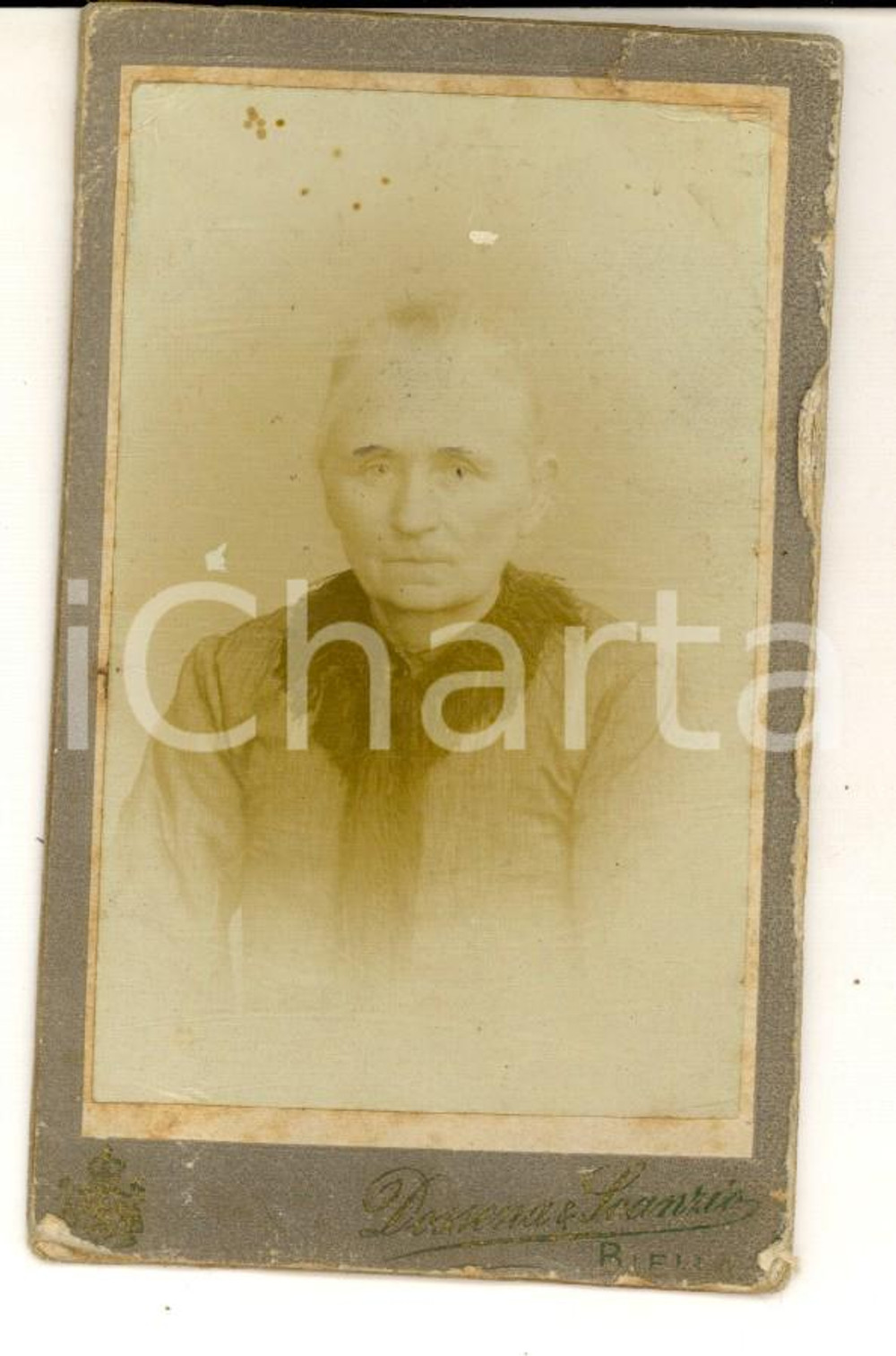 Fotografia d epoca originale 1890 ca BIELLA Ritratto di anziana donna Fotografia DOSSENA E SCANZIO CDV 1