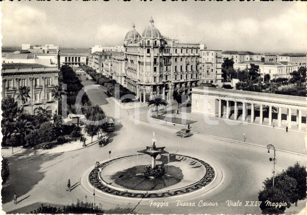 Cartolina originale da collezione 1958 FOGGIA Veduta ANIMATA di piazza CAVOUR FG VG 2 1