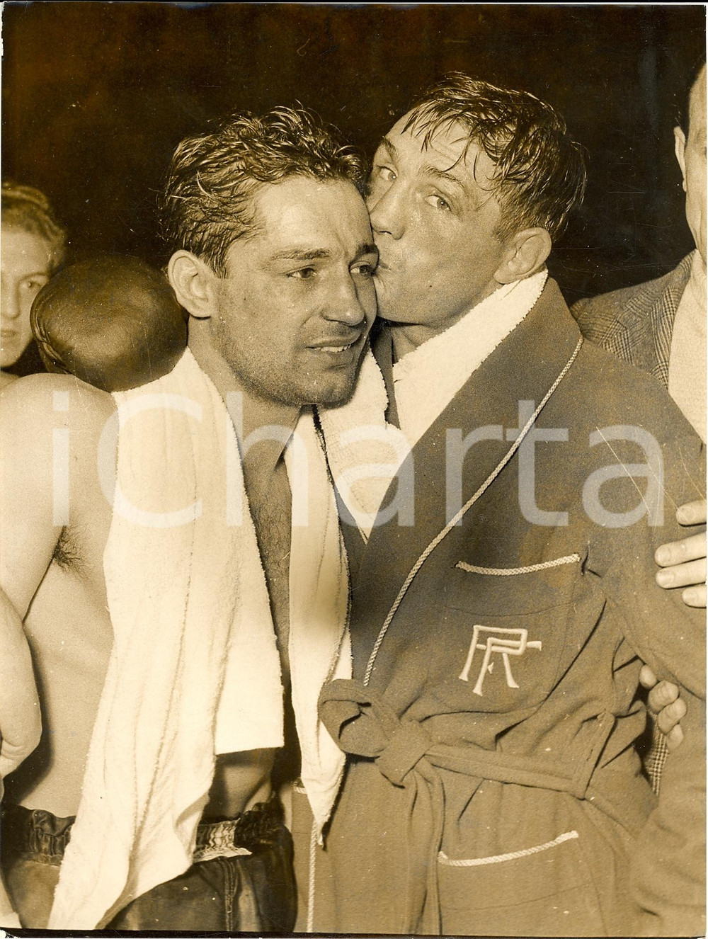 Fotografia d'epoca originale 1952 MILANO Pugilato Nello BARBADORO e Ray FAMENCHON dopo l'incontro *FOTO 1
